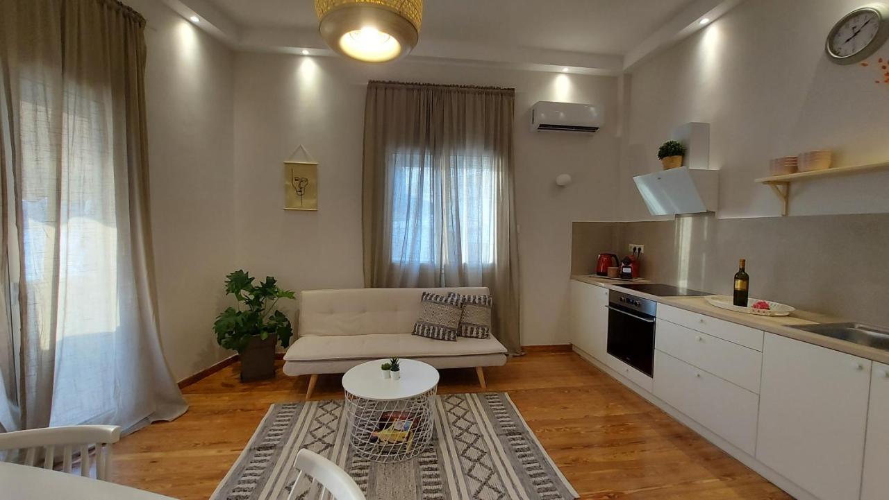 Onar Beachfront Residence, Loutraki Esterno foto