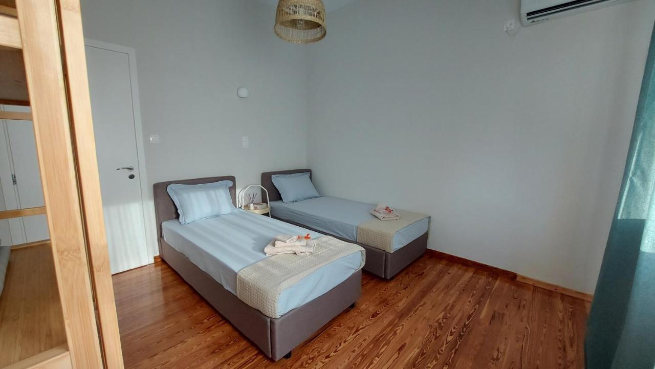 Onar Beachfront Residence, Loutraki Esterno foto