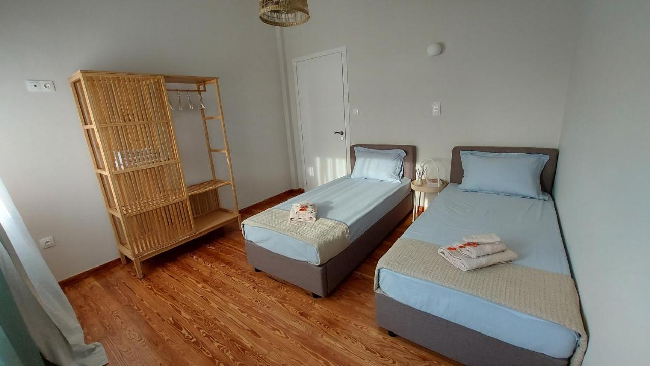 Onar Beachfront Residence, Loutraki Esterno foto