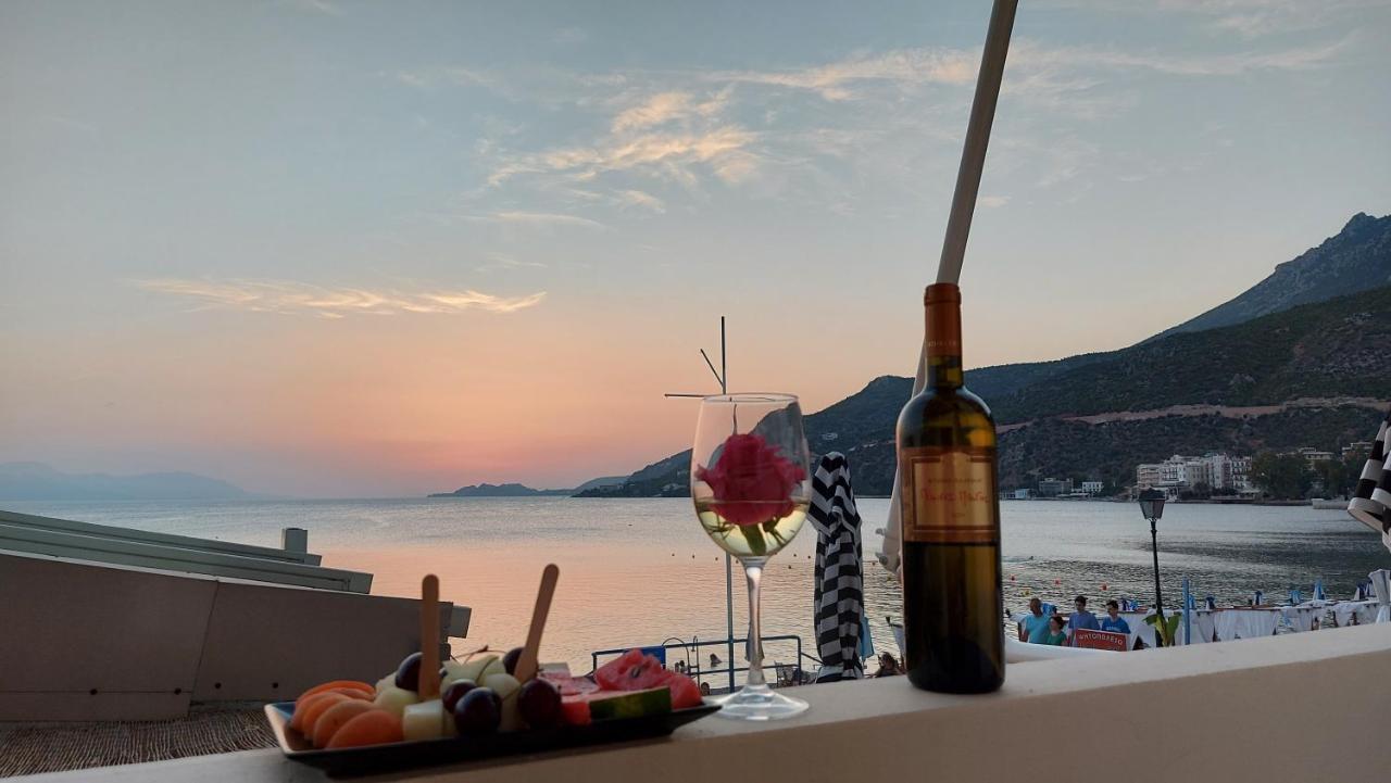 Onar Beachfront Residence, Loutraki Esterno foto